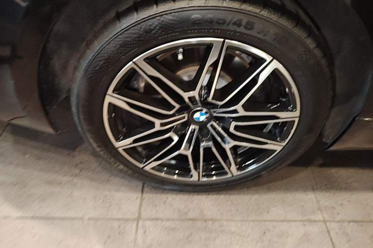 Used BMW 5 Series 2021 Facelifted 525Li M Sport Package Exterior 5