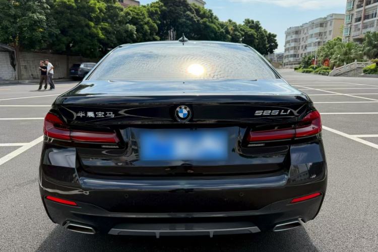 Used BMW 5 Series 2021 Facelifted 525Li M Sport Package Exterior 6