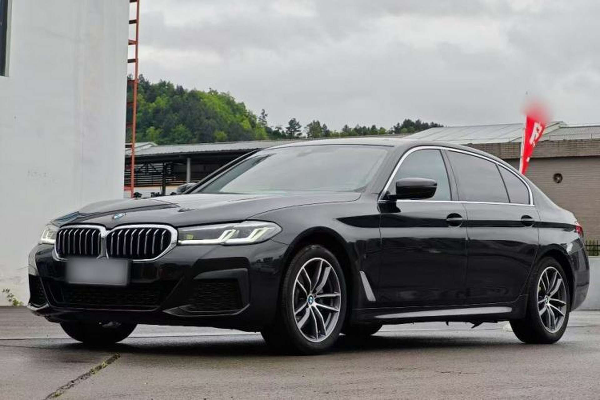 Used BMW 5 Series 2021 525Li M Sport Package Front Left 45 Deg