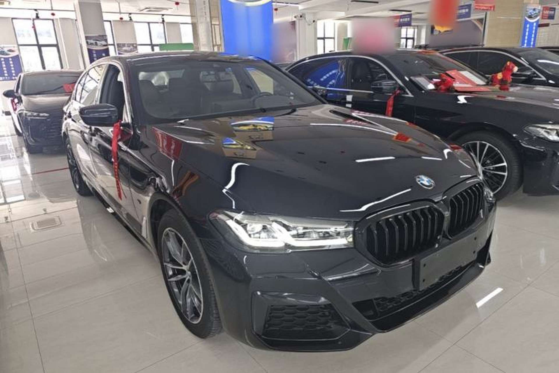 Used BMW 5 Series 2021 Facelifted 525Li M Sport Package Front Right 45 Deg