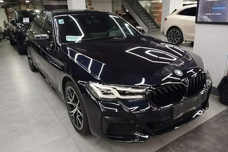 Used BMW 5 Series 2021 Restyled 530Li Luxury Edition M Sport Package Front Right 45 Deg