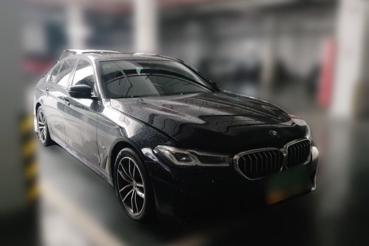 Used BMW 5 Series 2021 525i M Sport Package Front Right 45 Deg