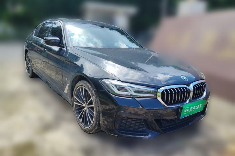 Used BMW 5 Series 2021 Facelifted 530Li Leading Edition M Sport Package Front Right 45 Deg