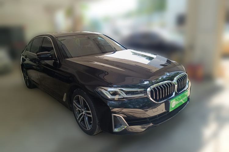 Used BMW 5 Series 2021 530Li xDrive Luxury Package Front Right 45 Deg