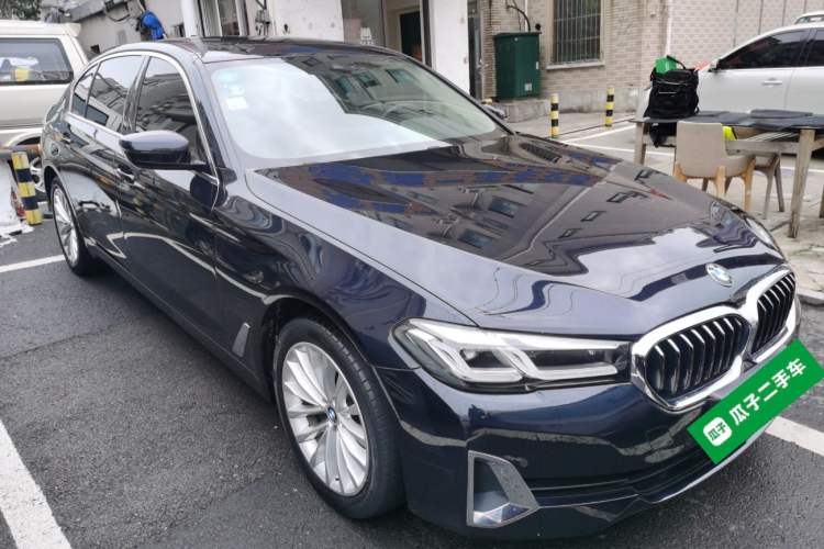 Used BMW 5 Series 2021 525Li Luxury Package Front Right 45 Deg