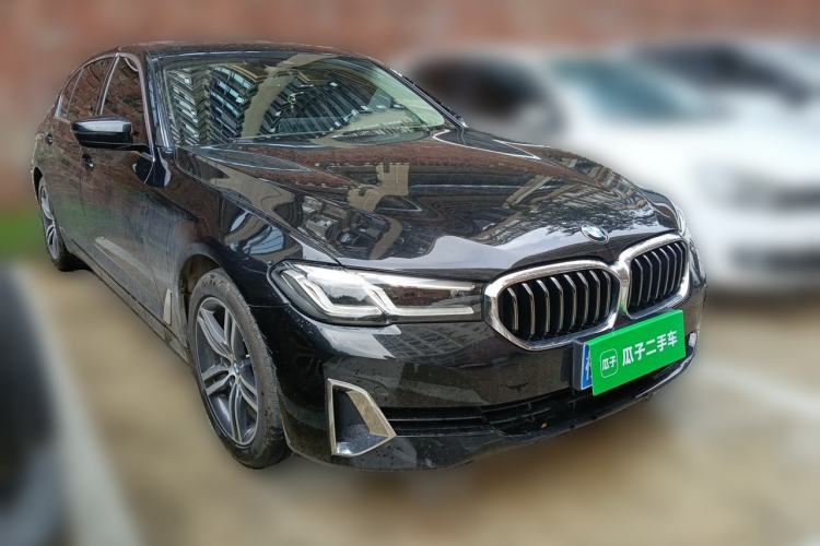 Used BMW 5 Series 2021 530Li Leading Luxury Package Front Right 45 Deg
