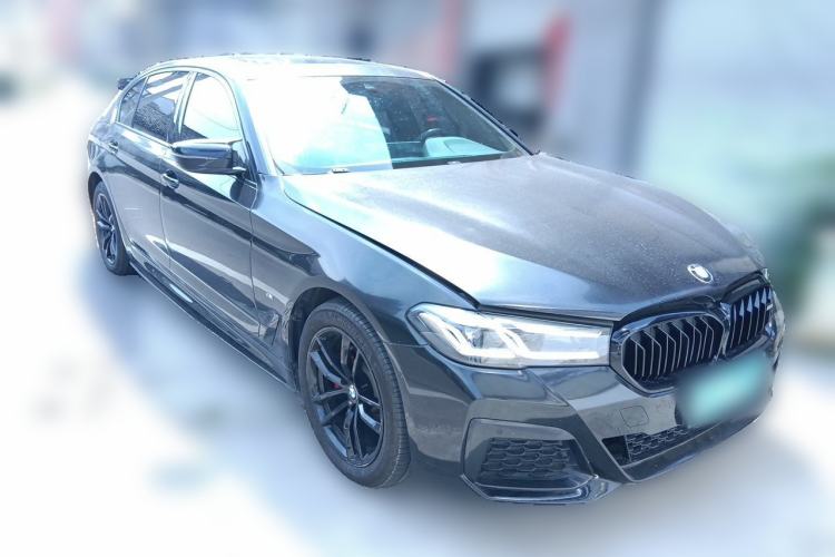 Used BMW 5 Series 2021 525Li M Sport Package Front Right 45 Deg