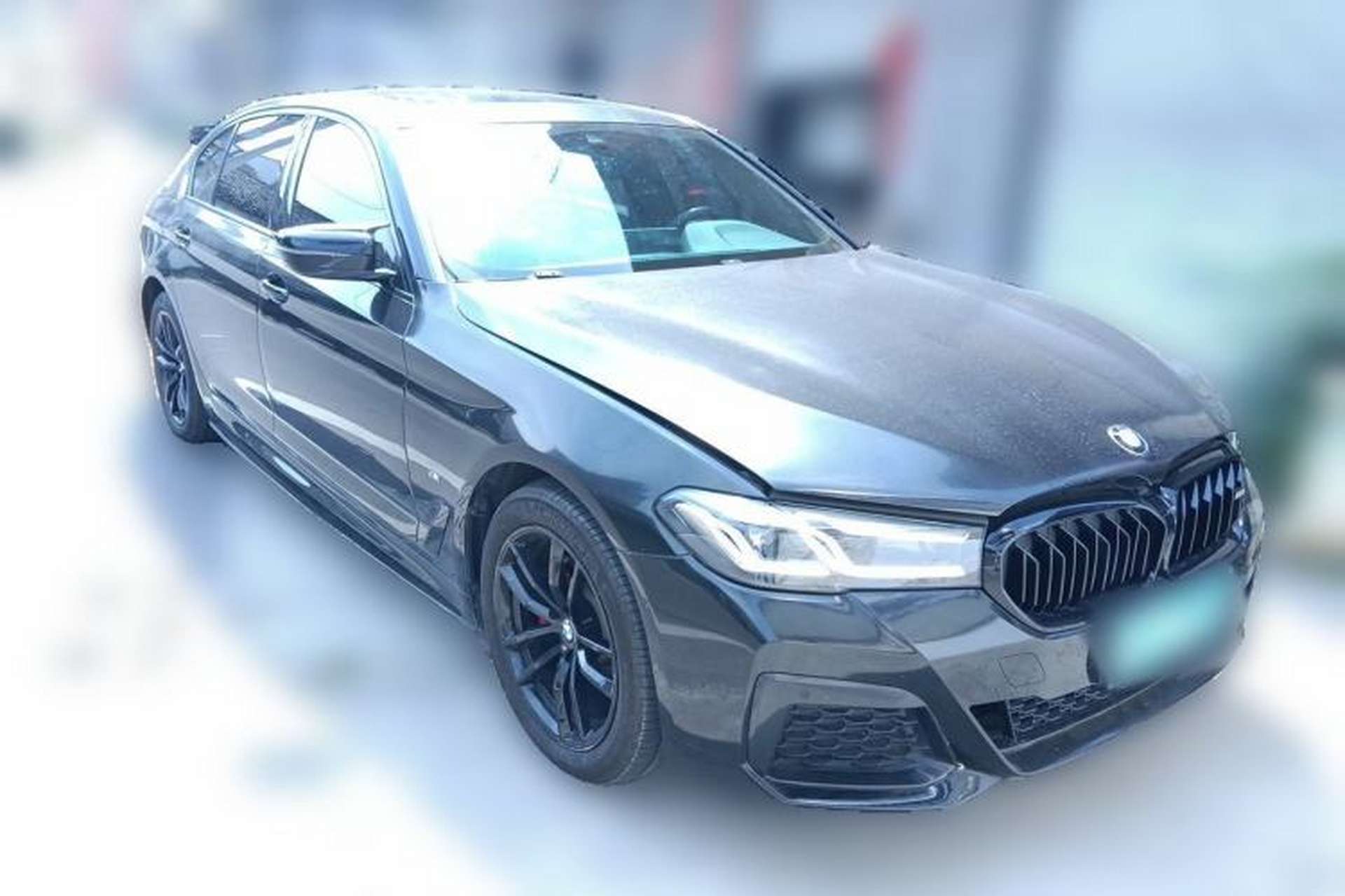 Used BMW 5 Series 2021 525Li M Sport Package Front Right 45 Deg