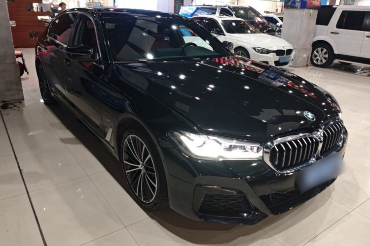 Used BMW 5 Series 2021 Facelifted 530Li Leading Edition M Sport Package Front Right 45 Deg