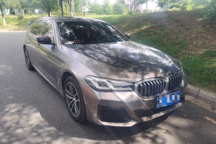 Used BMW 5 Series 2021 525Li M Sport Package Front Right 45 Deg