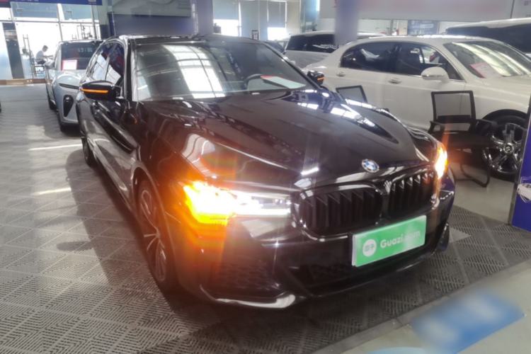 Used BMW 5 Series 2021 Facelifted 530Li Leading Edition M Sport Package Front Right 45 Deg