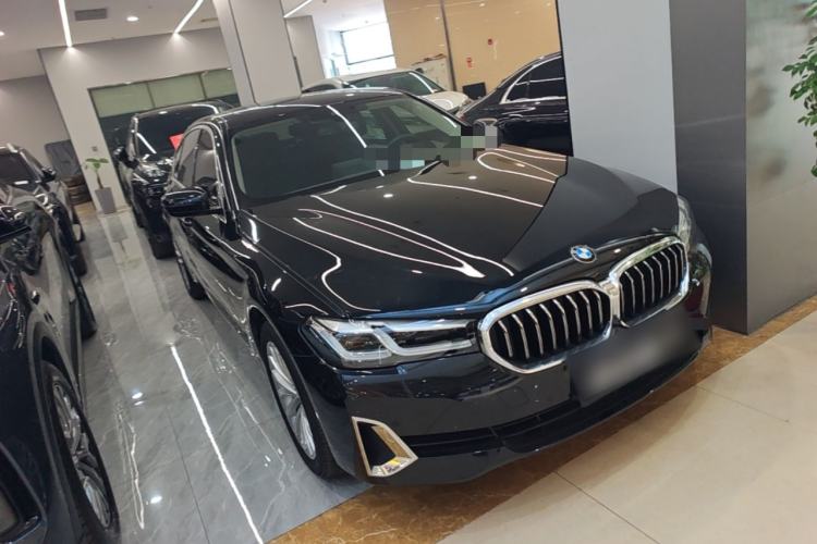 Used BMW 5 Series 2021 525Li Luxury Package Front Right 45 Deg