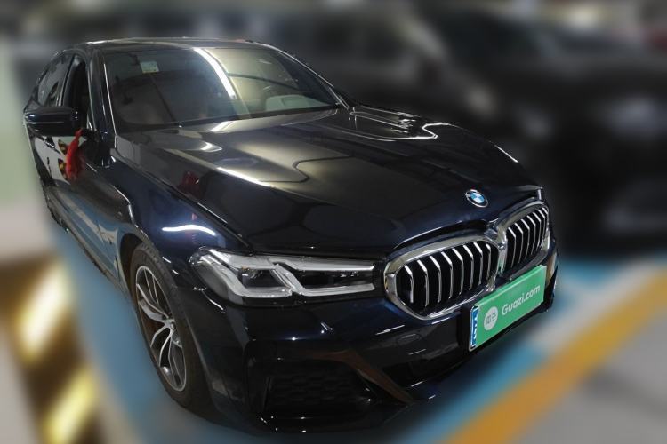 Used BMW 5 Series 2021 525i M Sport Package Front Right 45 Deg