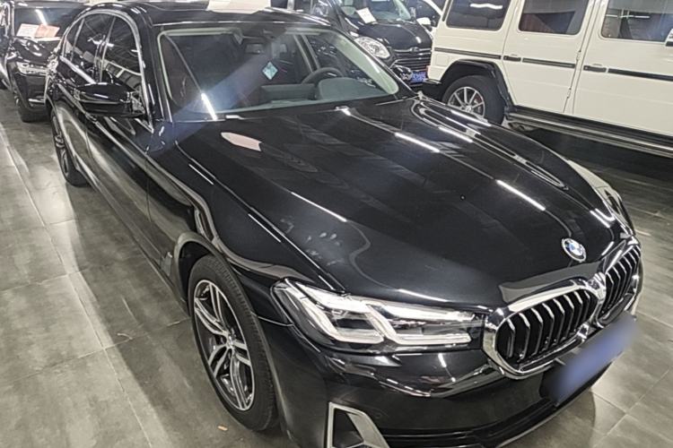 Used BMW 5 Series 2021 530Li Leading Luxury Package Front Right 45 Deg