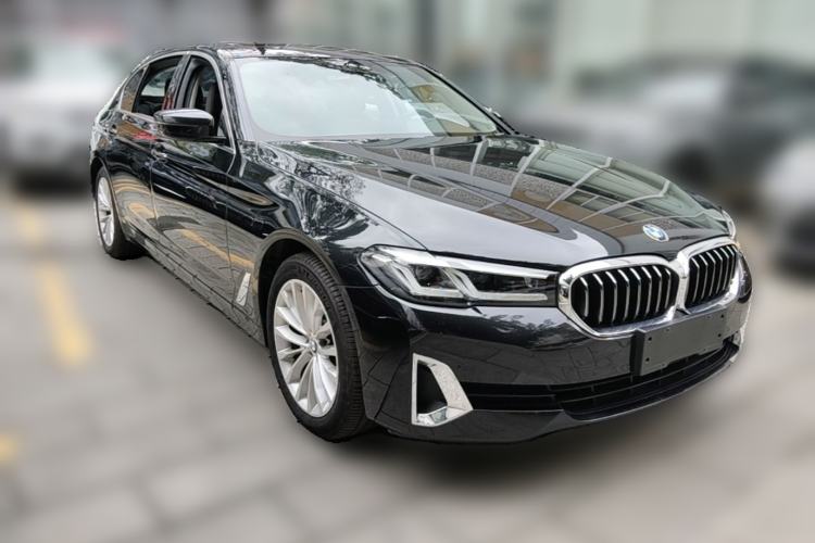 Used BMW 5 Series 2021 525Li Luxury Package Front Right 45 Deg