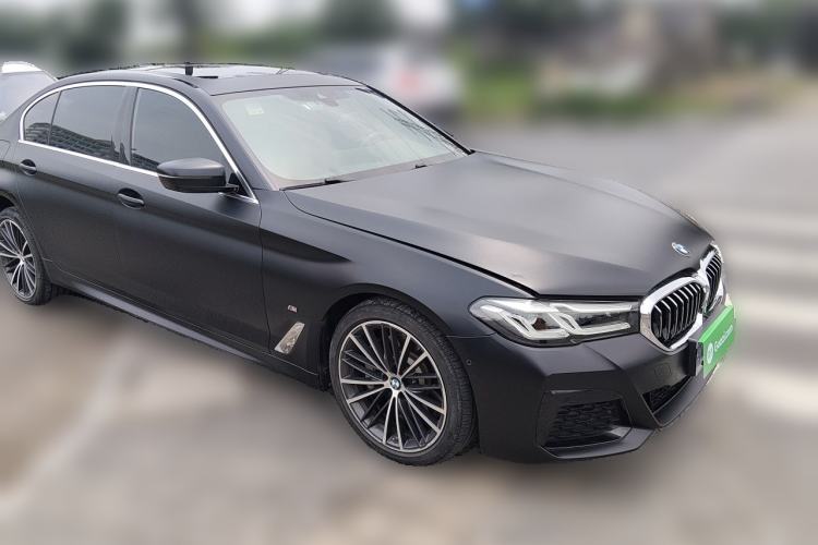 Used BMW 5 Series 2021 Facelifted 530Li Leading Edition M Sport Package Front Right 45 Deg