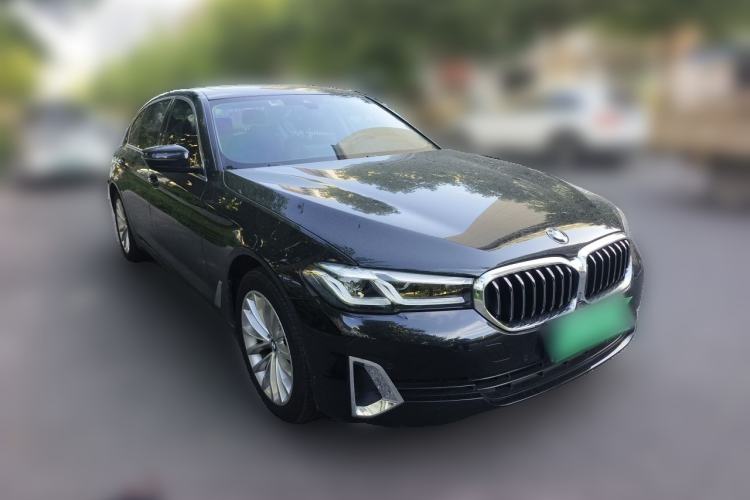 Used BMW 5 Series 2021 525Li Luxury Package Front Right 45 Deg