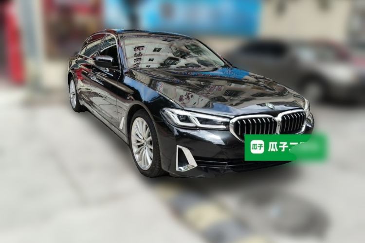 Used BMW 5 Series 2021 530Li Luxury Edition Premium Package Front Right 45 Deg