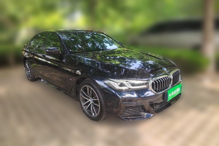 Used BMW 5 Series 2021 525i M Sport Package Front Right 45 Deg