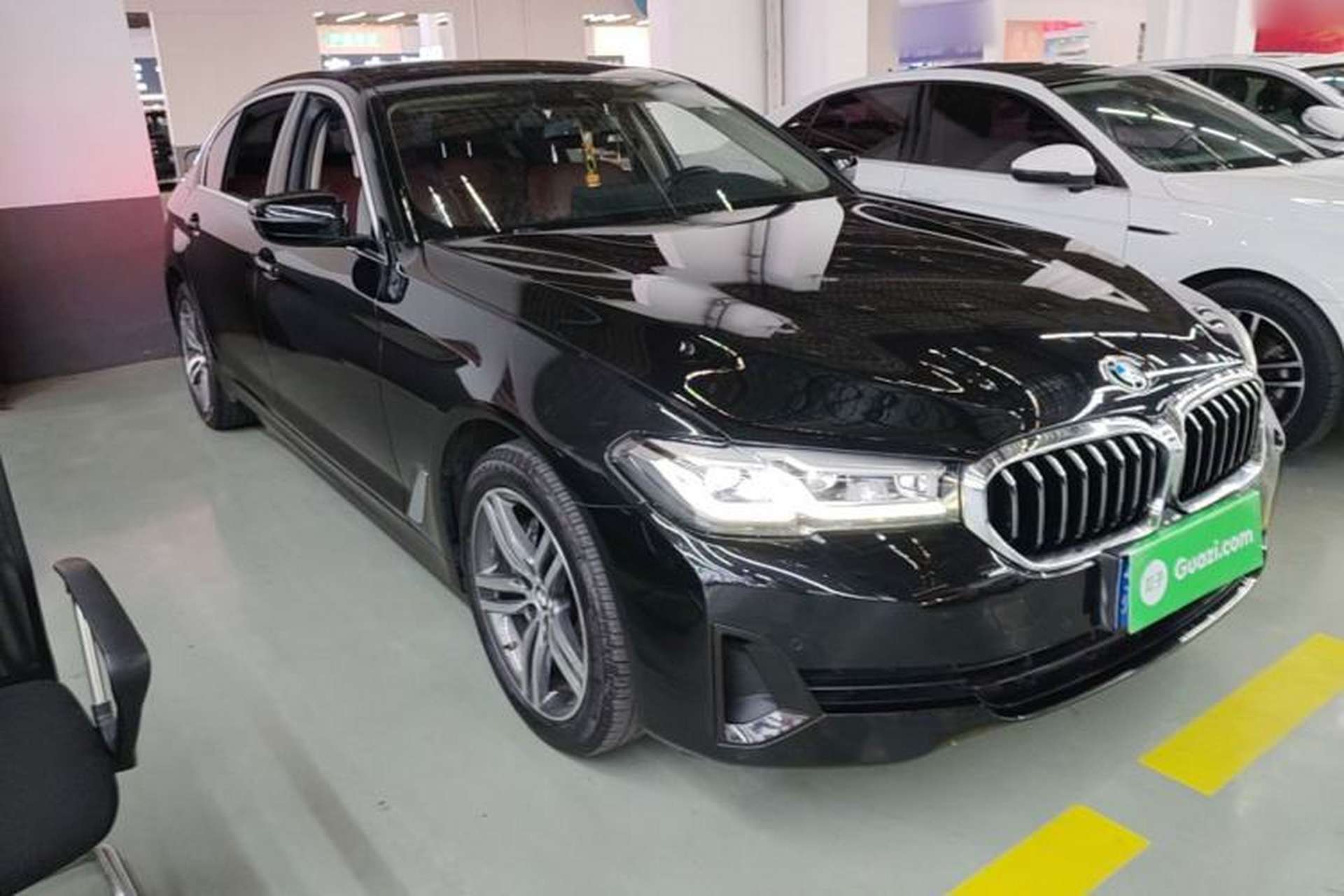 Used BMW 5 Series 2021 530Li Leading Luxury Package Front Right 45 Deg