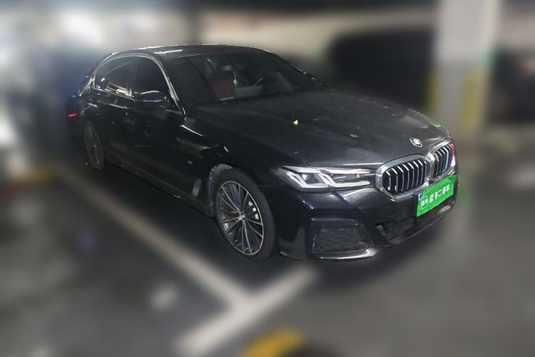 Used BMW 5 Series 2021 Facelifted 530Li Leading Edition M Sport Package Front Right 45 Deg