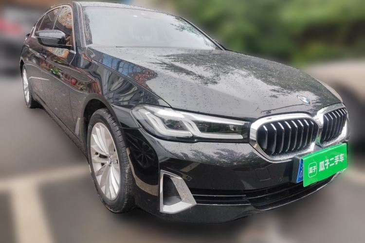 Used BMW 5 Series 2021 525Li Luxury Package Front Right 45 Deg