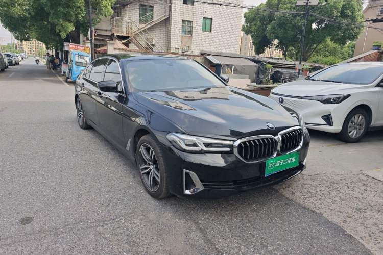 Used BMW 5 Series 2021 530Li Leading Luxury Package Front Right 45 Deg