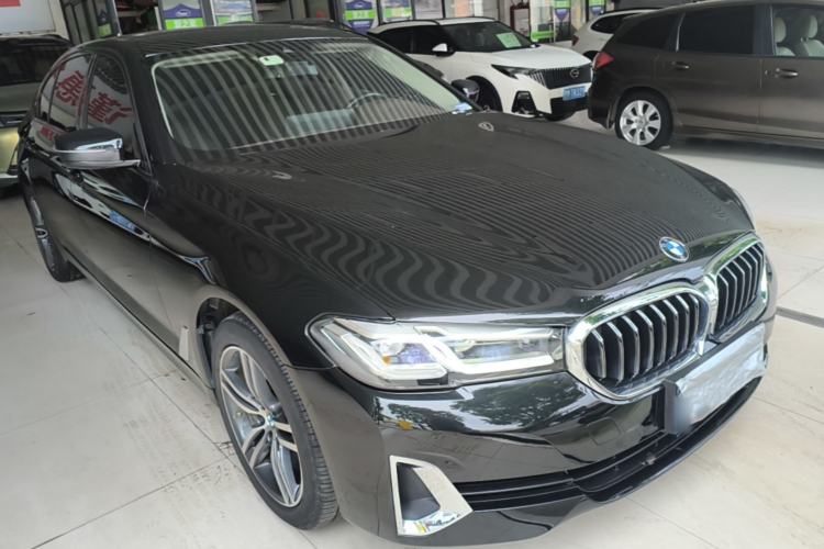 Used BMW 5 Series 2021 530Li Leading Luxury Package Front Right 45 Deg