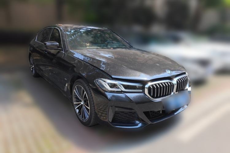 Used BMW 5 Series 2021 Facelifted 530Li Executive M Sport Package Front Right 45 Deg