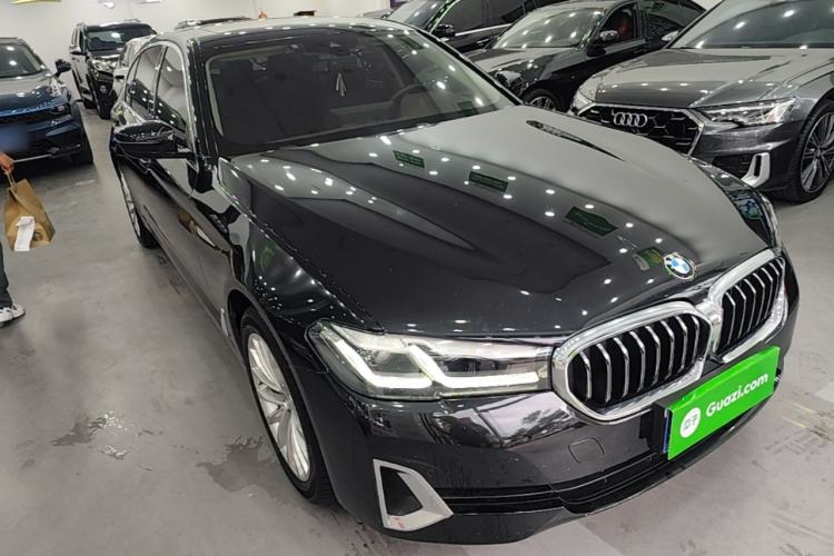 Used BMW 5 Series 2021 525Li Luxury Package Front Right 45 Deg