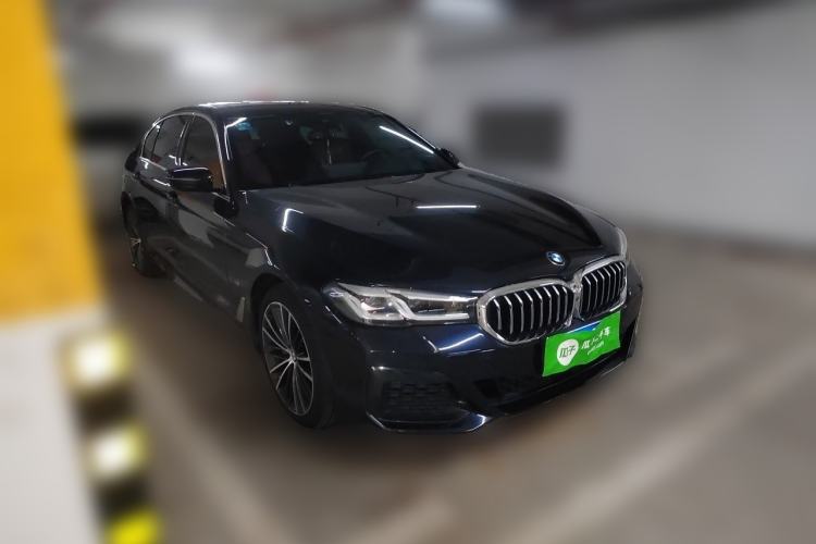 Used BMW 5 Series 2021 Facelifted 530Li Leading Edition M Sport Package Front Right 45 Deg