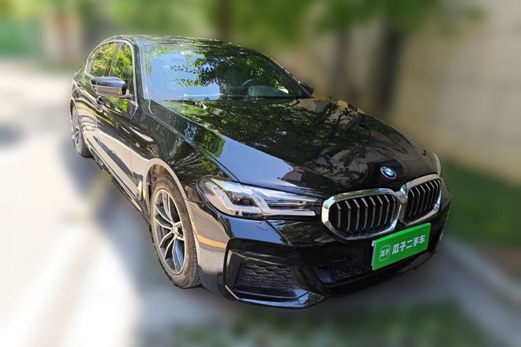 Used BMW 5 Series 2021 Facelifted 525Li M Sport Package Front Right 45 Deg