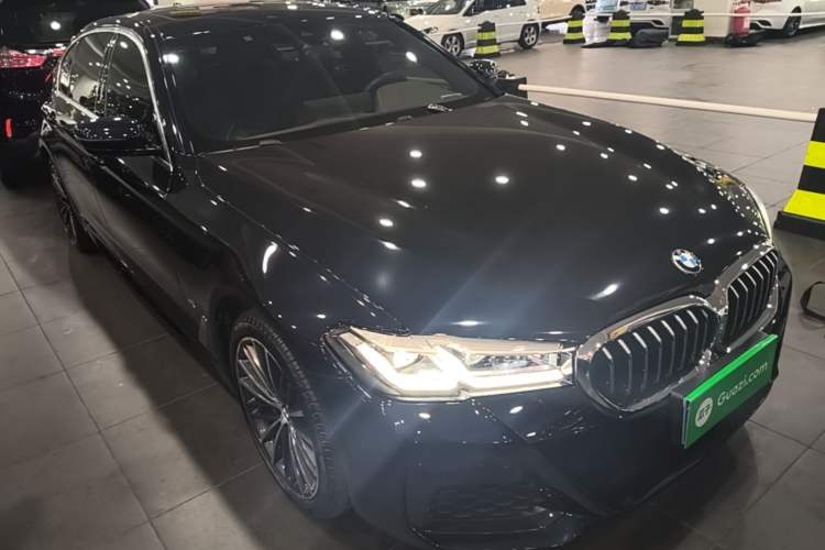 Used BMW 5 Series 2021 530Li Leading Model M Sport Package Front Right 45 Deg
