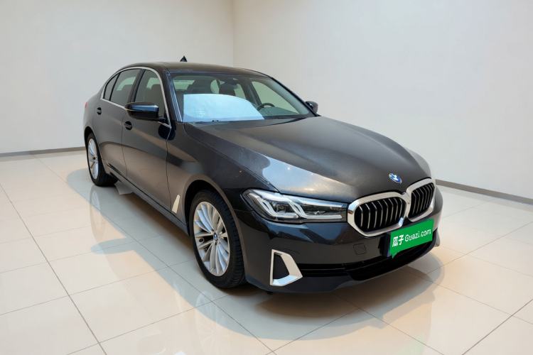 Used BMW 5 Series 2021 Updated Version 525Li Luxury Package Front Right 45 Deg