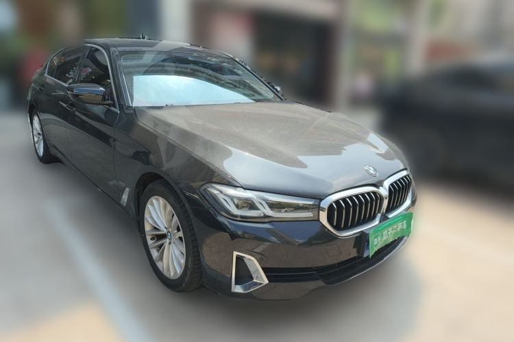 Used BMW 5 Series 2021 Updated Version 525Li Luxury Package Front Right 45 Deg