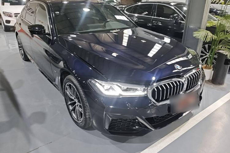 Used BMW 5 Series 2021 525Li M Sport Package Front Right 45 Deg