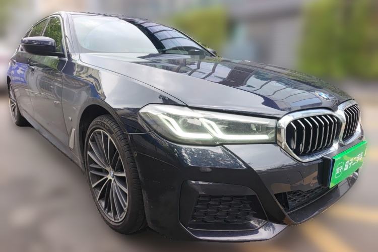 Used BMW 5 Series 2021 Facelifted 530Li Leading Edition M Sport Package Front Right 45 Deg