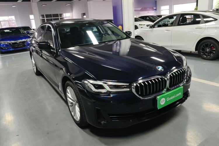 Used BMW 5 Series 2021 525Li Luxury Package Front Right 45 Deg