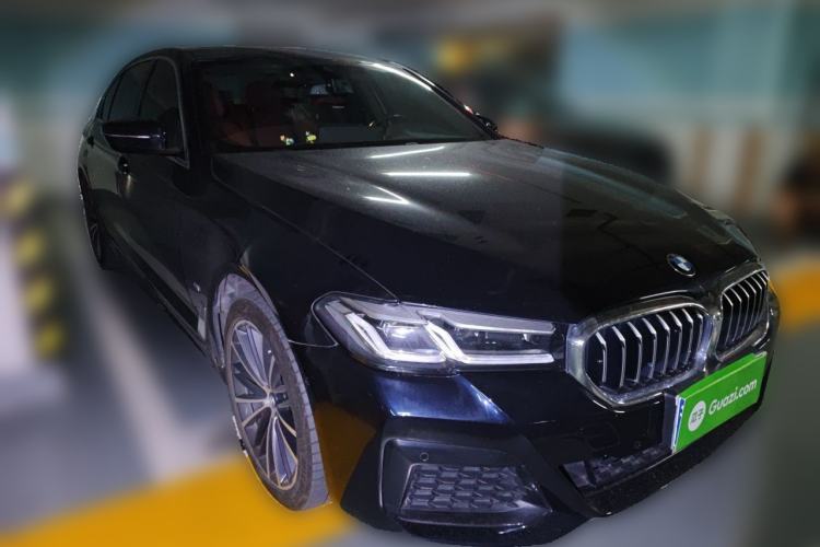 Used BMW 5 Series 2021 Facelifted 530Li Leading Edition M Sport Package Front Right 45 Deg