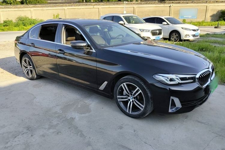 Used BMW 5 Series 2021 530Li Leading Luxury Package Front Right 45 Deg