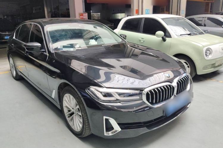 Used BMW 5 Series 2021 Updated Version 525Li Luxury Package Front Right 45 Deg