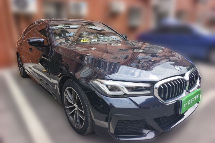 Used BMW 5 Series 2021 525i M Sport Package Front Right 45 Deg