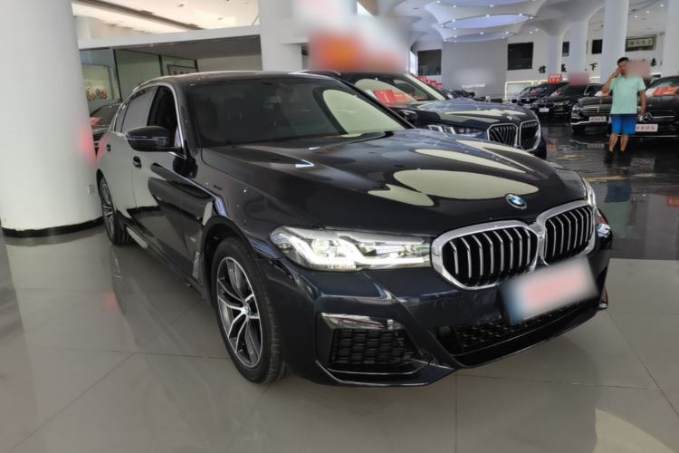 Used BMW 5 Series 2021 Facelifted 525Li M Sport Package Front Right 45 Deg