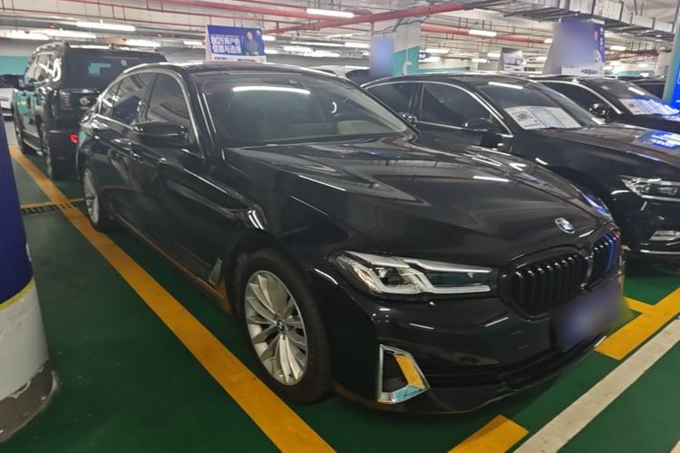 Used BMW 5 Series 2021 525Li Luxury Package Front Right 45 Deg