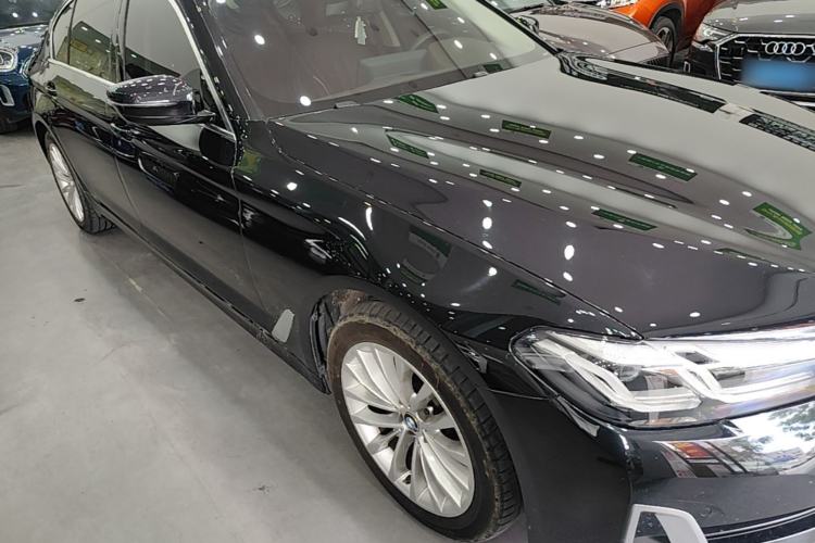 Used BMW 5 Series 2021 525Li Luxury Package Front Right 45 Deg
