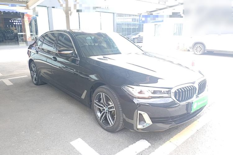 Used BMW 5 Series 2021 530Li Leading Luxury Package Front Right 45 Deg