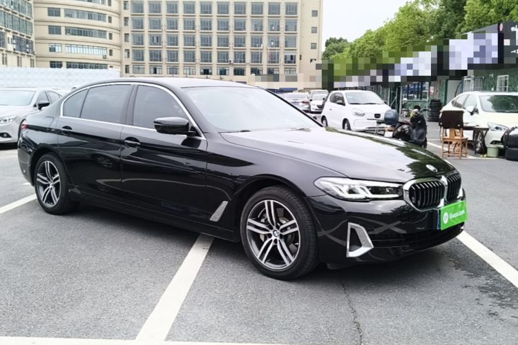 Used BMW 5 Series 2021 530Li Leading Luxury Package Front Right 45 Deg