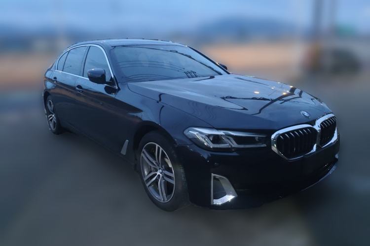 Used BMW 5 Series 2021 530Li Leading Luxury Package Front Right 45 Deg