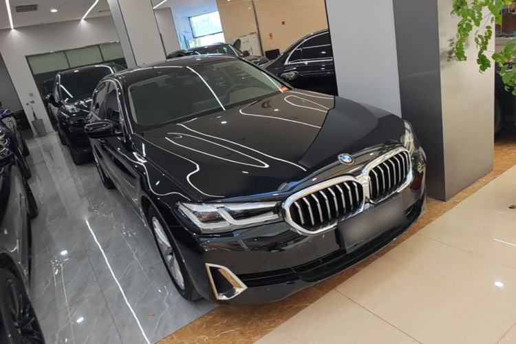 Used BMW 5 Series 2021 525Li Luxury Package Front Right 45 Deg