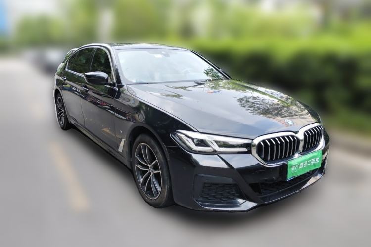 Used BMW 5 Series 2021 525Li M Sport Package Front Right 45 Deg